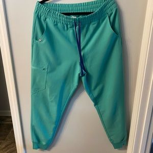 Very gently used high waisted Figs scrub jogger pants
